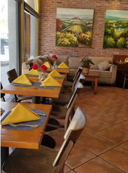 Interior photo of Creme de la Crepe restaurant in Long Beach